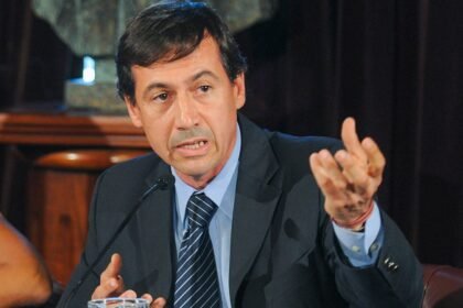 Naidenoff cuestionó la habitualidad de los DNU y defendió la auditoría del BCRA