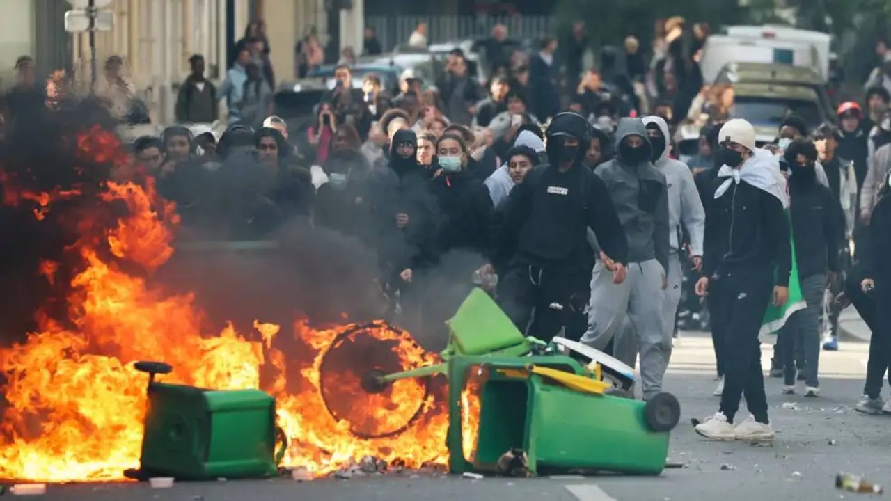 Francia: más de 1.200 detenidos tras protestas con saqueos y disturbios