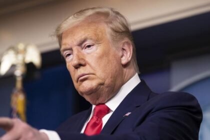 Trump cae al 33% de aprobación en medio del malestar por la economía