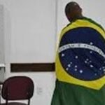 Brasil: Flávio Bolsonaro aventaja por un punto a Lula antes del balotaje