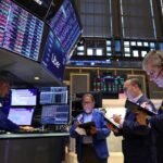 El riesgo país argentino cerró en 707 puntos, uno de los máximos del año