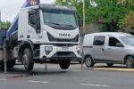 Villa Luro: un motociclista quedó grave tras ser embestido por un camión