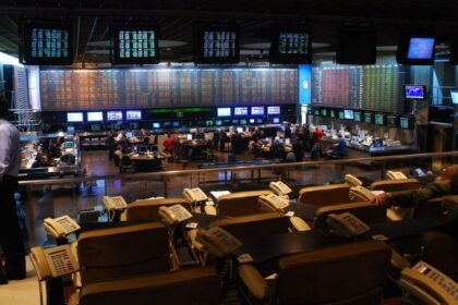 Las acciones argentinas caen 1,1% en el debut de los nuevos índices MSCI