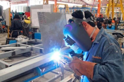 La actividad económica cayó 1,7% interanual en agosto, su mayor retroceso del año